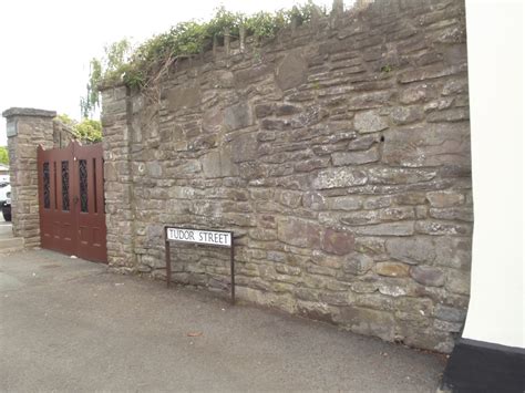 tudor streets|tudor street abergavenny.